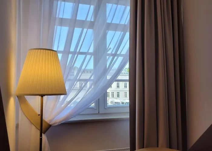 Couette-café Maxim 4*